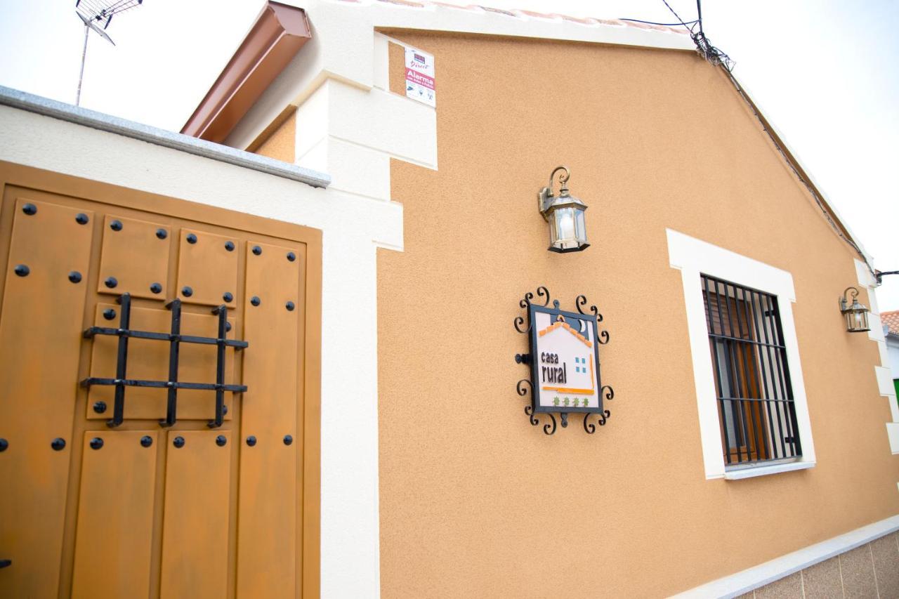 La Casa De Los Bisa Villa Sanchidrian Exteriör bild