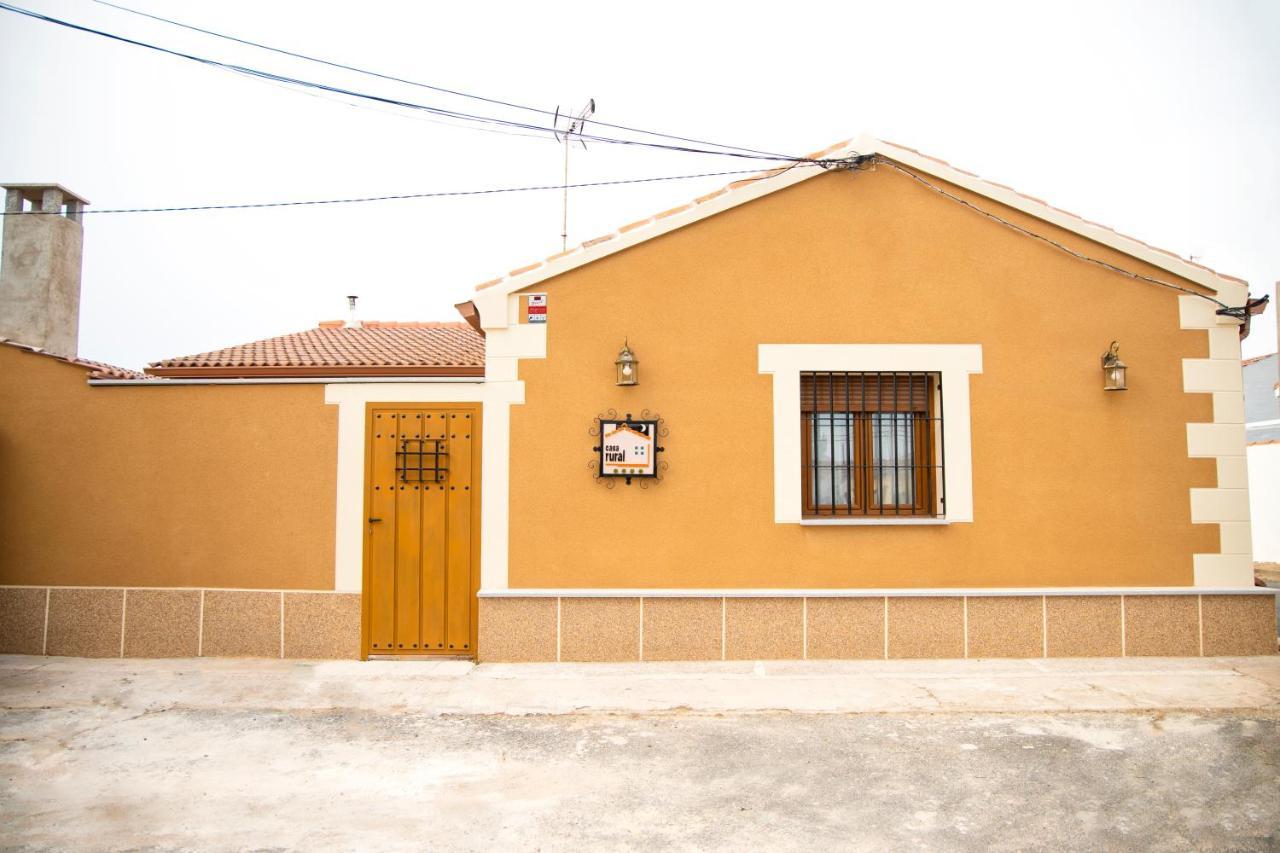 La Casa De Los Bisa Villa Sanchidrian Exteriör bild